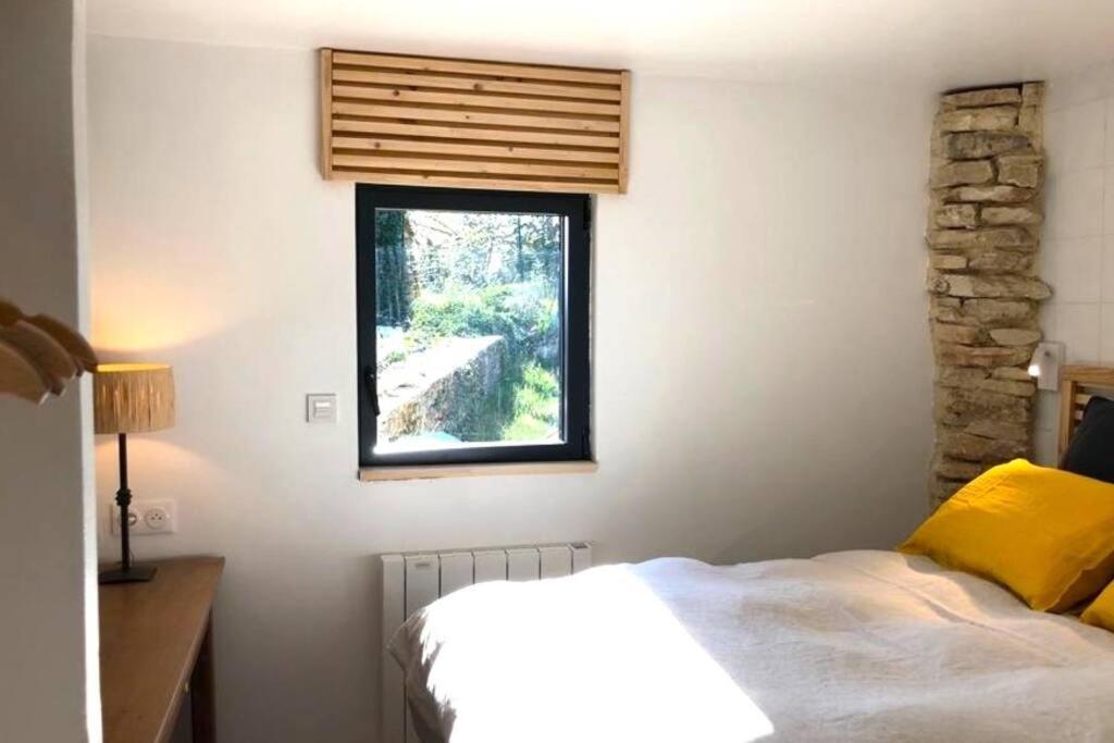 Logement Calme Avec Vue Sur Le Luberon Saignon Exterior photo